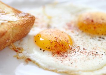 Arsyet përse veza konsumohet në mëngjes