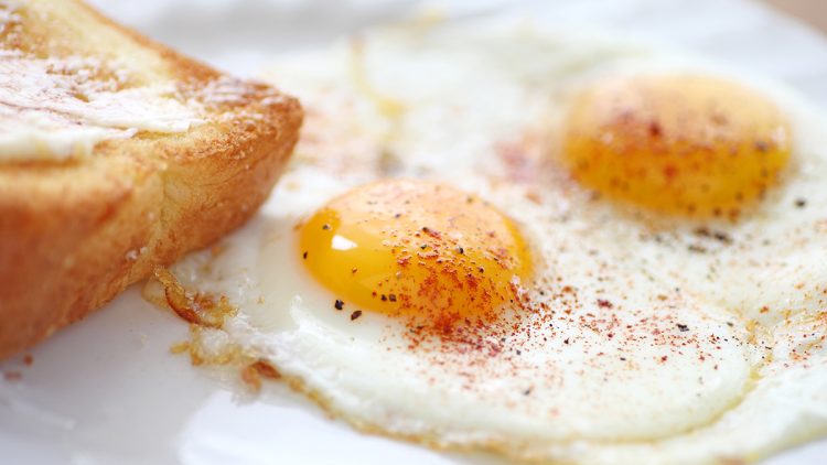 Arsyet përse veza konsumohet në mëngjes