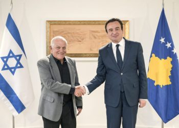 Kurti dhe ministri izraelit diskutojnë mundësinë e hapjes së lidhjes ajrore sezonale Tel Aviv – Prishtinë