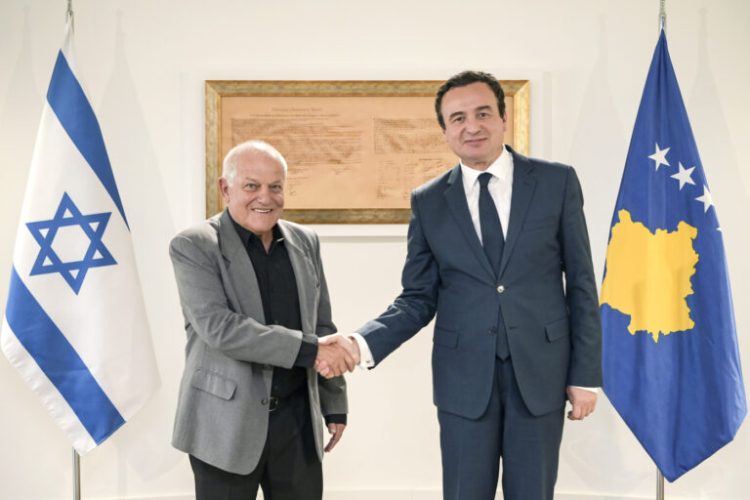 Kurti dhe ministri izraelit diskutojnë mundësinë e hapjes së lidhjes ajrore sezonale Tel Aviv – Prishtinë
