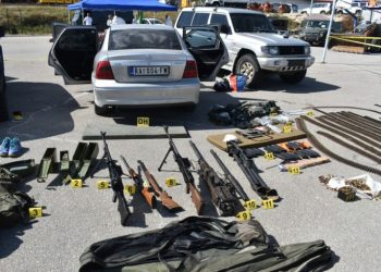 Policia sekuestron dy armë AK-47 në manastirin e Banjskës