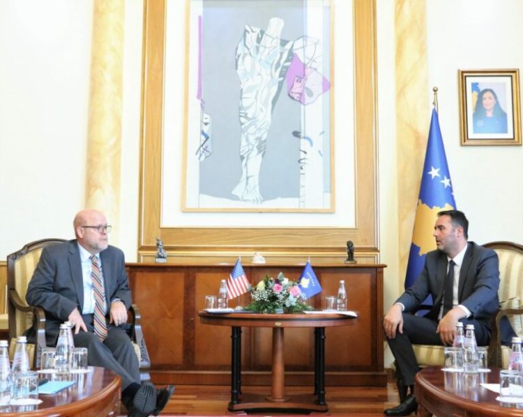 Konjufca priti në takim ambasadorin Hovenier, diskutojn për ngjarjet në veri të Kosovës