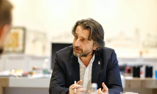 Komuna e Prishtinës del me udhëzues për legalizim të ndërtimeve: Komuna mund të bëjë rrënimin e ndërtimit pa asnjë kompenzim