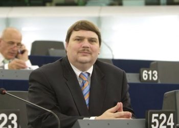 Posselt: Vuçiq është i biri politik i Millosheviqit!