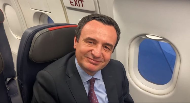 Kurti udhëton për në Estoni, merr pjesë në një samit