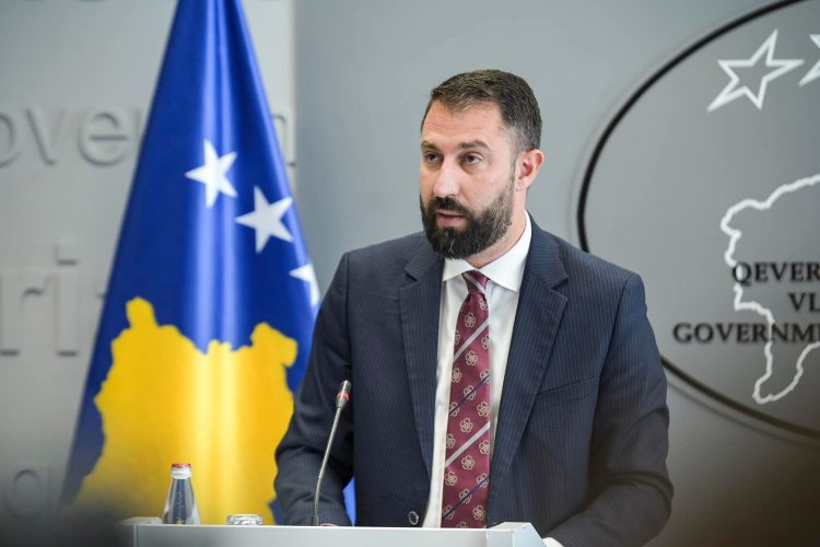 Krasniqi: Kërkesa për dorëheqjen e kryetarëve vjen nga Beogradi