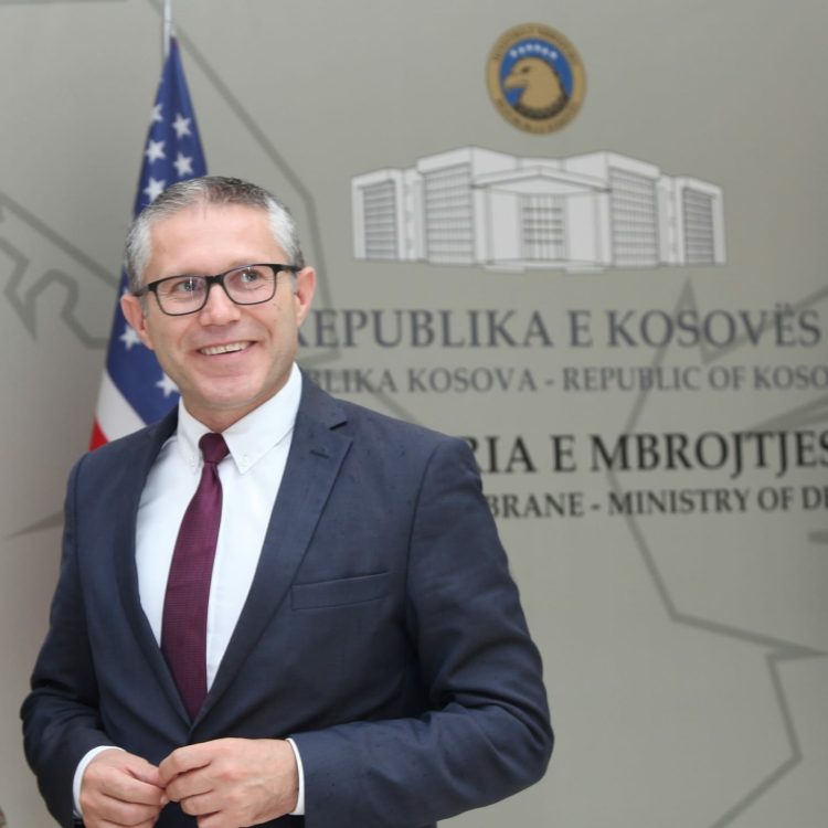 Ish-kryeinspektori i AKI-së: Një skandal mund ta rrëzoj Lajçakun