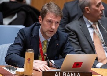 Përplasja Rama-Rusi, ambasadori Ferit Hoxha: Pa përfunduar dialogu, vështirë se Kosova do të jetë e barabartë në OKB