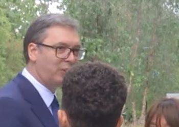 Vuçiqi paralajmëron vizitë në Kosovë, thotë se nuk i duhet leja e Kurtit