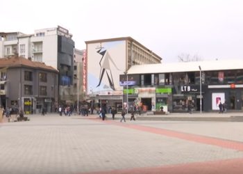 Rrahje mes dy personave në Ferizaj, njëri sulmoi edhe nënën e tij