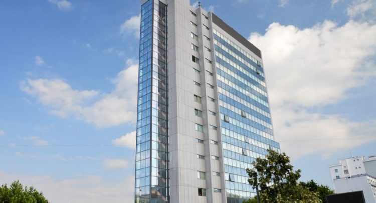 Krasniqi thotë se është hartuar Udhëzimi Administrativ për marrjen e mandatit kryetarëve të komunave