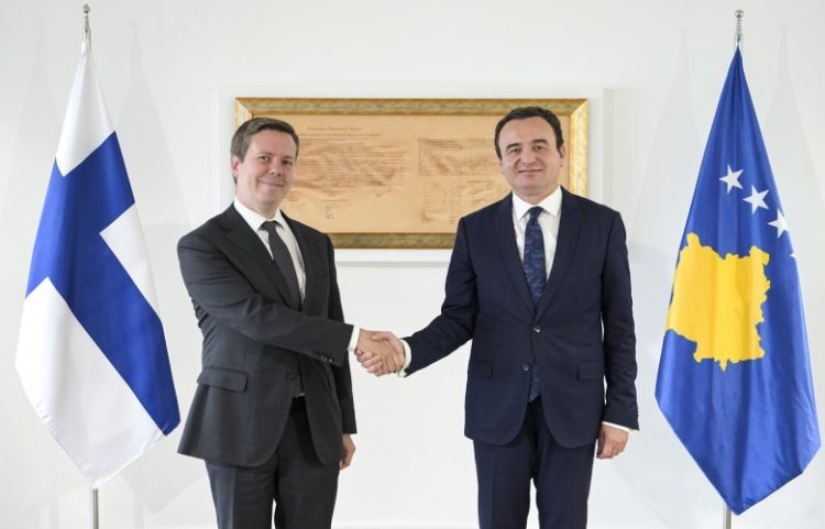Kurti takon ambasadorin finlandez, flasin për dialogun në Bruksel