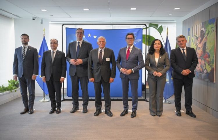 Presidentja në drekën e përbashkët me Borrell: Kosova palë konstruktive