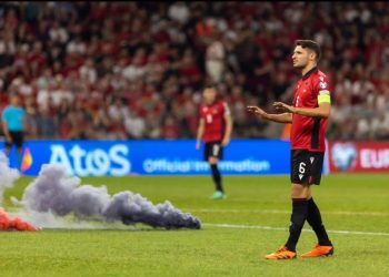 Shqipëria dënohet nga UEFA për zhvillimet gjatë ndeshjes me Poloninë