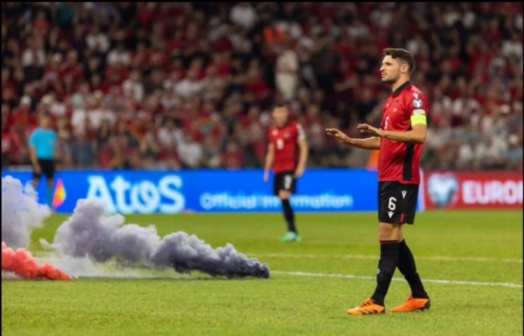 Shqipëria dënohet nga UEFA për zhvillimet gjatë ndeshjes me Poloninë