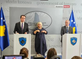 Kryeministri rrëfen prapaskenat e takimeve në Bruksel: Borrelli e Lajçaku ishin në sinkron me Serbinë