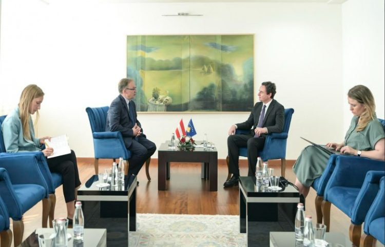 Kurti mirëpriti ambasadorin e ri të Austrisë në Kosovë, George Schnetzer