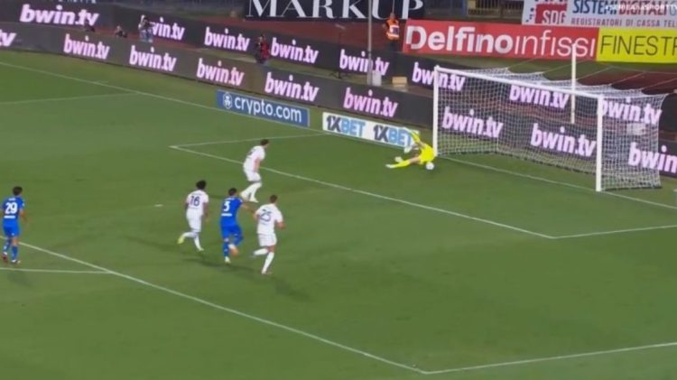 Etrit Berisha pret penalltinë e serbit në takimin kundër Juventusit