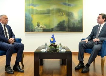 Kurti pret në takim Kamberin, flasin për takimin në Bruksel dhe zhvillimet e fundit në Luginë