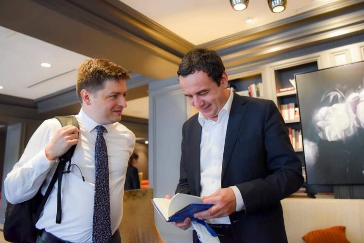 Carabregu: Serbia jo vetëm që nuk ka reciprokuar në të njëjtën frymë, por është përgjigjur me armiqësi dhe oportunizëm të paskrupull