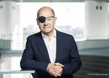U dëmtua gjatë stërvitjes, Scholz shfaqet me sy të mbuluar: Mirëpres të gjitha memet!