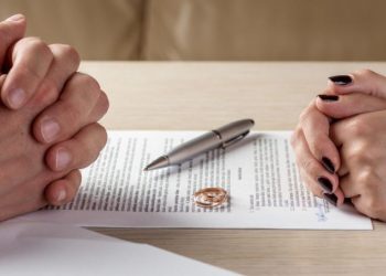 A është kjo martesa më e shkurtër ndonjëherë? Për shkak të një fjale të bashkëshortit, gruaja vendosi të shkurorëzohej pas 3 minutash