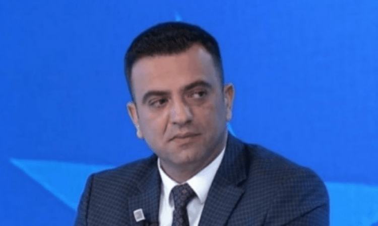Pozhari ‘shpërthen’ me kritika ndaj Baton Haxhiut, ia përmend Vuçiqin: Ka shkuar aq larg!