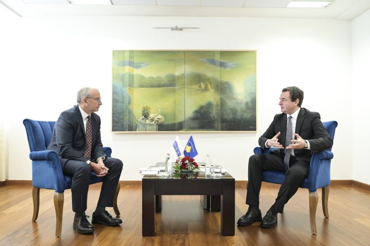 Takohen Kurti dhe Shefi i Misionit të OSBE-së në Kosovë, flasin për zgjedhjet në veri
