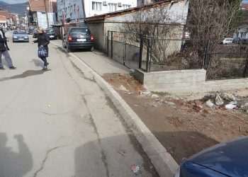 U alarmua për bombë në ndërtesën ku funksionojnë ilegalisht dhe paralelisht serbët – Fillojnë hetimet
