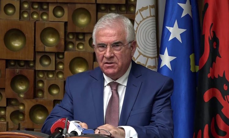 Ksenofon Krisafi, ose një mënyrë brilante si ta duash dhe mbrosh Kosovën