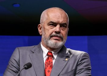 Rama: Dyshoj se strategjia e Beogradit është të vonojë procesin dhe të përfitojë nga taktikat vetëdëmtuese të Prishtinës