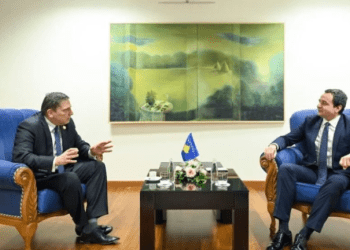 Sanduloviq tallet me Vuçiqin: Nëse s’do të kontrabandoni marihuanë, do t’i kërkojë Kurtit t’iu lejojë vizitën në Kosovë