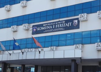 E keqpërdori detyrën zyrtare, ndalohet për 48 orë punëtori i Komunës së Ferizajt