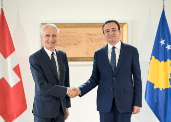 Kurti priti në takim lamtumirës ambasadorin e Zvicrës në Kosovë, Thomas Kolly