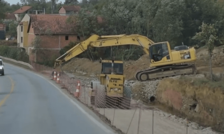 Aliu thotë se punimet në rrugën Prishtinë – Podujevë janë intensifikuar