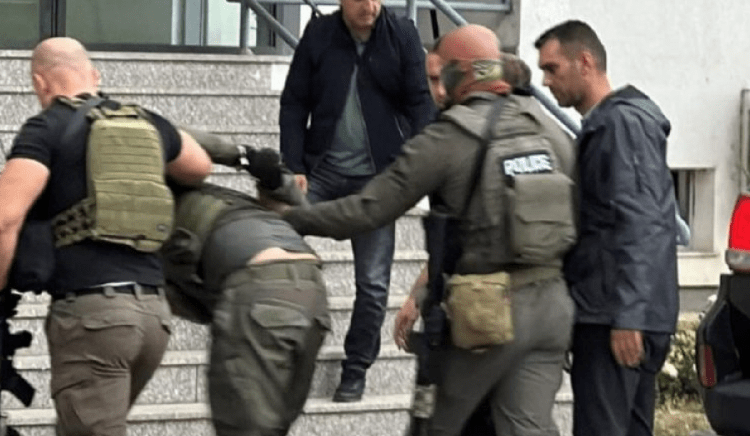 Gjykata ua cakton nga një muaj paraburgim dy terroristëve serb