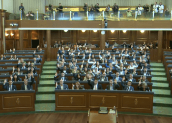 Kuvendi miraton rezolutën: Dënohet ashpër sulmi terrorist ndaj Policisë së Kosovës në veri