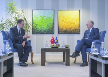 Bislimi priti në takim Ambasadorin e Turqisë në Kosovë, flasin për zhvillimet e fundit në veri