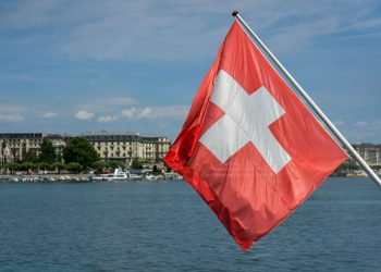 Të dëshpëruar për forcë punëtore, pronarët ndajnë fitimet me kamarierët, paga deri në 17 mijë euro