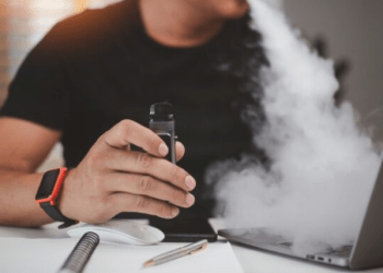 Franca do të ndalojë përdorimin e cigareve elektronike njëpërdorimshme