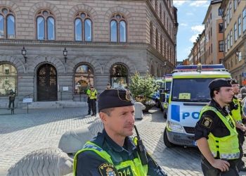 Suedi, arrestohen 15 persona që u përpoqën të pengojnë sulmin ndaj Kuranit