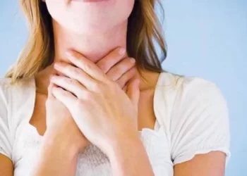 Cilat janë ushqimet më të mira dhe më të dëmshme për acidin e tepërt në lukth?