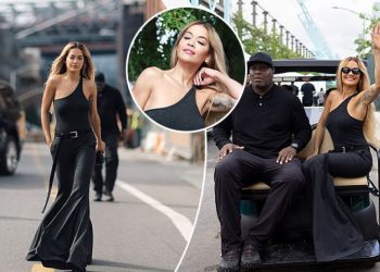 Rita Ora me çantë 20 mijë dollarëshe “Harmes” në sfilatën e Michael Kors në Javën e Modës në New York