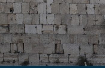 Kolonët izraelitë bastisin Al-Aksanë për të shënuar Vitin e Ri hebre