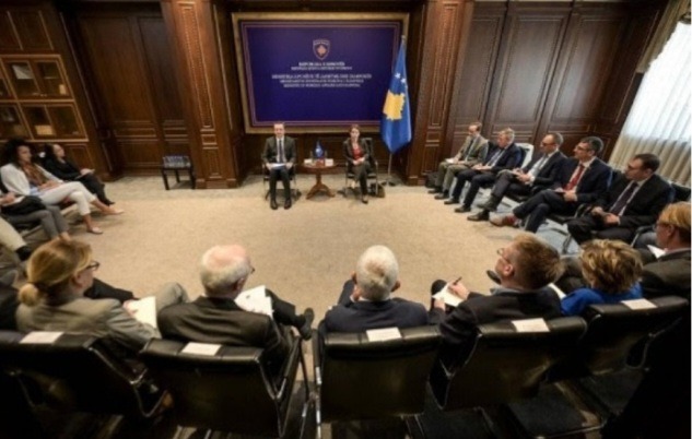 Ngjarjet në veri, Kurti dhe Gërvalla takojnë Korin Diplomatik