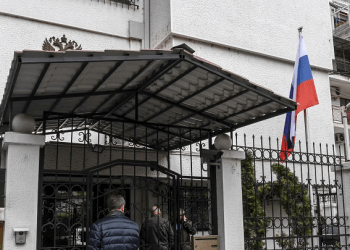 Maqedonia e Veriut dëbon tre diplomatë rusë