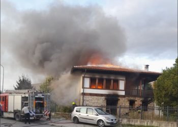 Policia ndalon tre persona për djegien e Muzeut të Muzikës në Gjakovë, i liron pas intervistimit