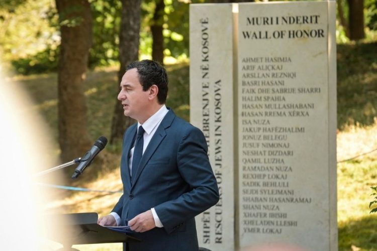 Familja Imeri “shpërthen” ndaj Klinakut e Lushtakut, ua kujton një fakt për vrasjet politike: Përpjekje e kotë, horra!