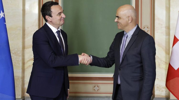 Presidenti zviceran: Kosova t’u garantojë serbëve shkallë adekuate të vetë-menaxhimit