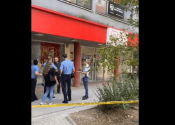 Grabitet BKT-ja në qendër të Prishtinës: Policia e arreston 1 person, tjetri në arrati